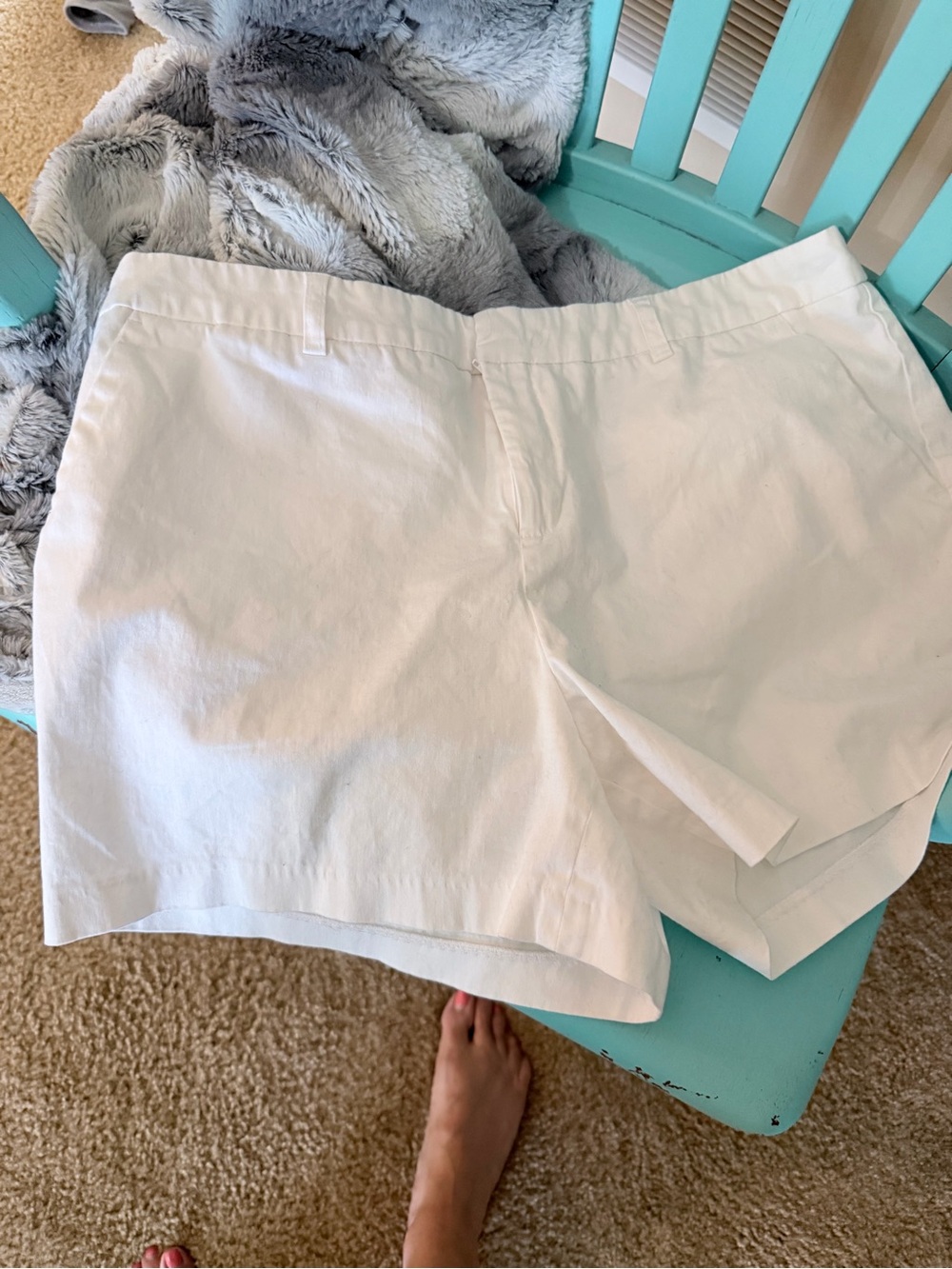 VENUS White Bermuda Shorts - Tailored Cotton Blend